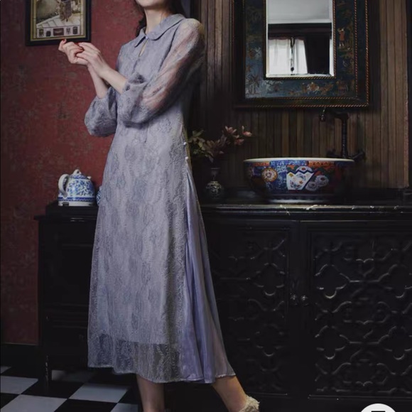 Lace Dress - Picture 4 of 8